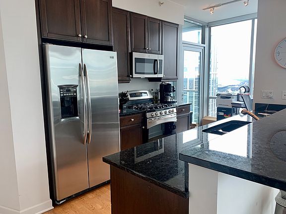 5th image of 1201 S Prairie Ave APT 3206