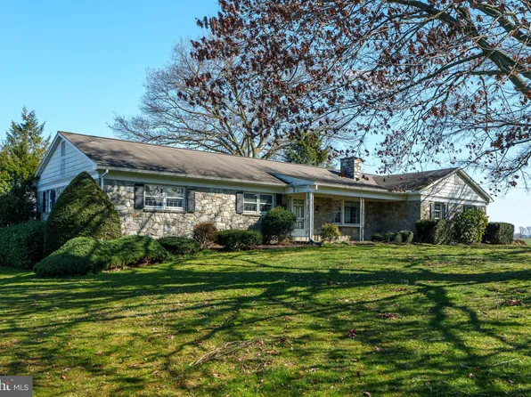 2083 Gamber Rd, Washington Boro, PA 17582