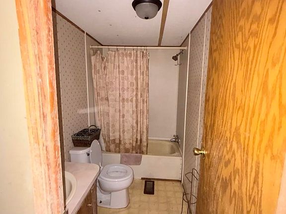 4th image of 1247 Bennett Loop Rd.