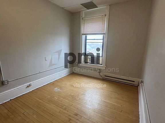 2nd image of 601 Monroe Ave #25