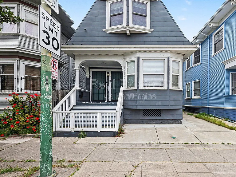 3840 Martin Luther King Jr Way #B — Photo 2