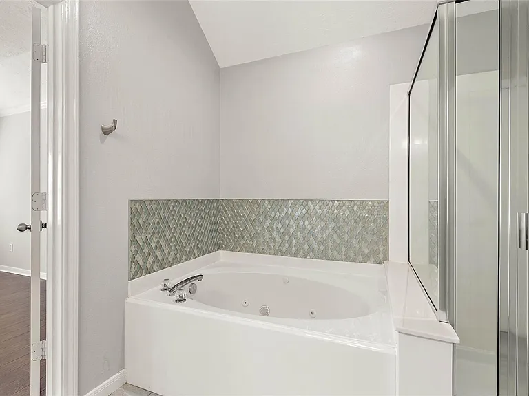 139 Ledgestone Pl — Photo 30