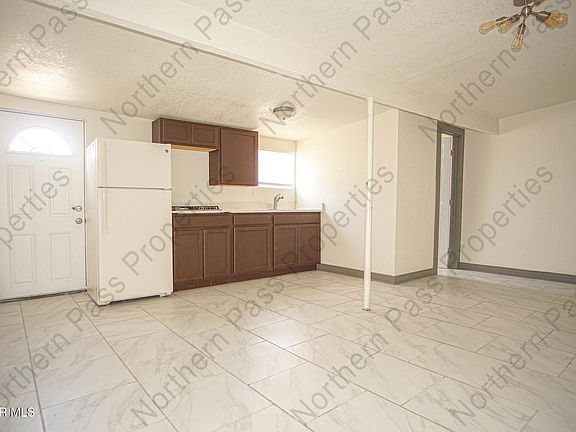 3rd image of 2111 Portland Ave #3