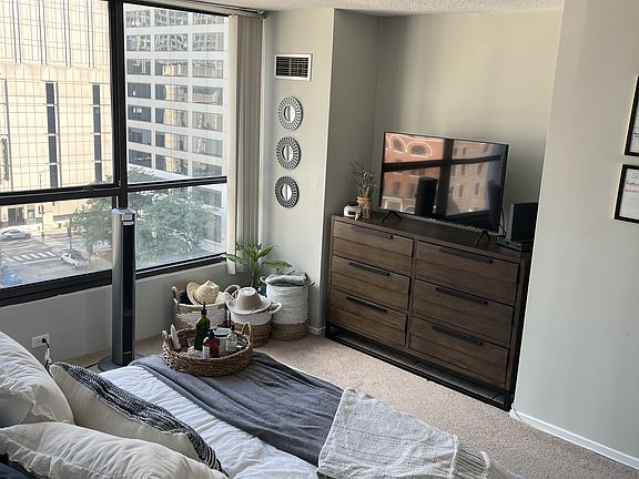 2nd image of 405 N Wabash Ave Unit 315