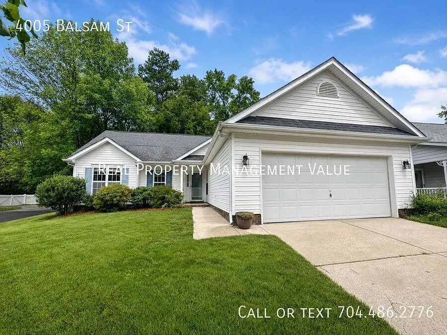 Charming 3-Bedroom Home in Lake Park with Community Amenities — Photo 1