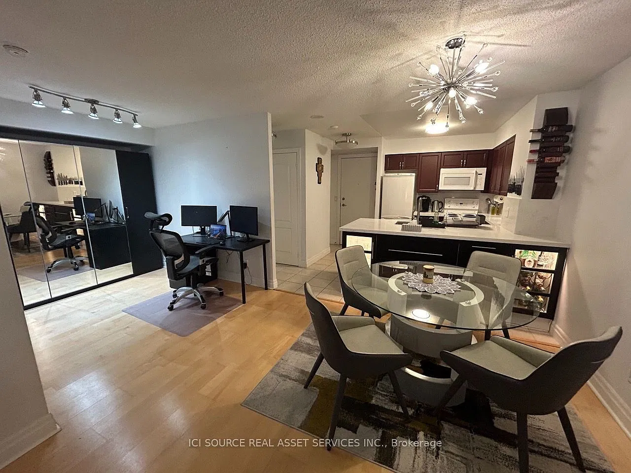 2 bed, $2,500 — Photo 2