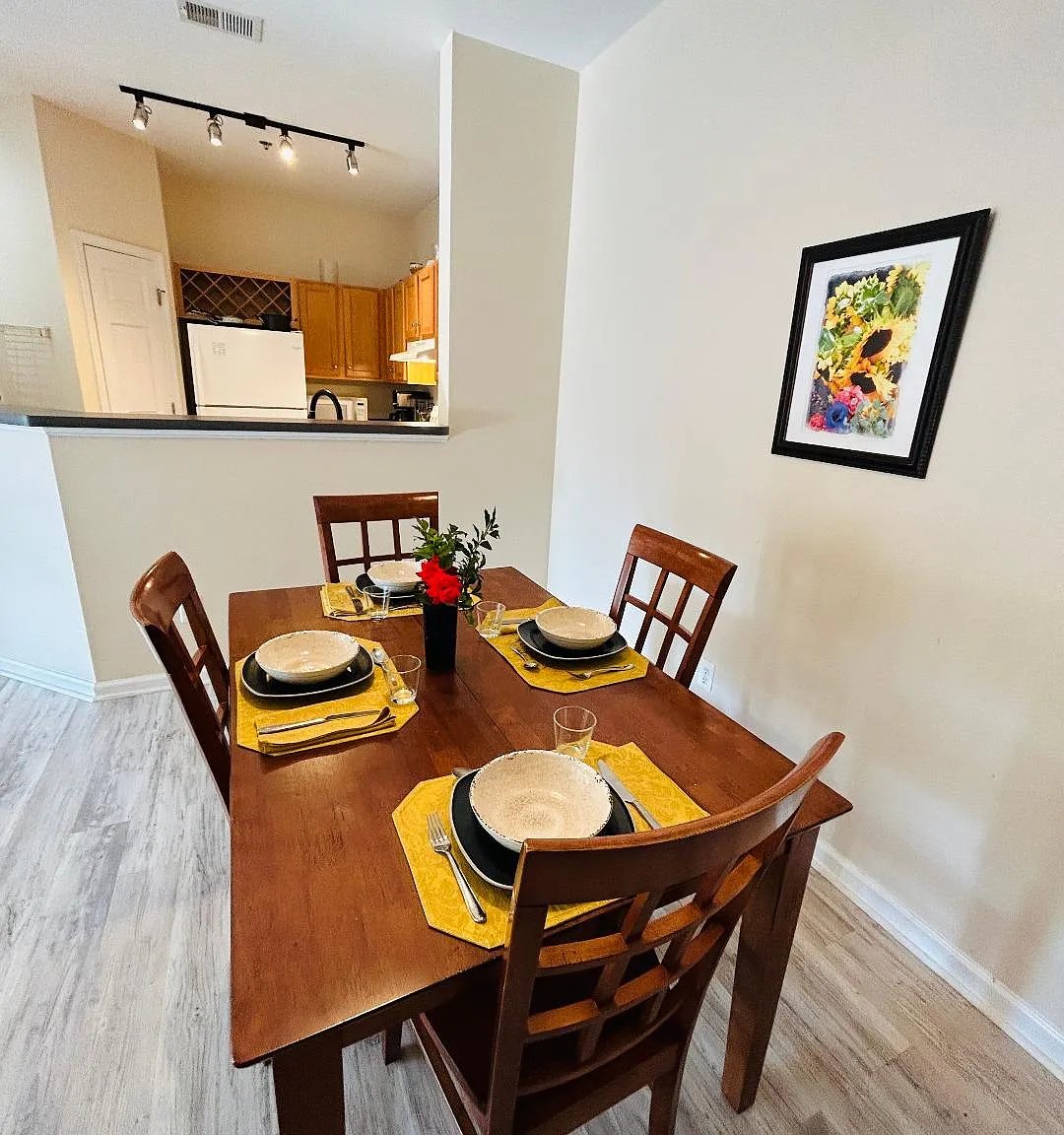 2 bed, 1113 sqft, $1,985 — Photo 2