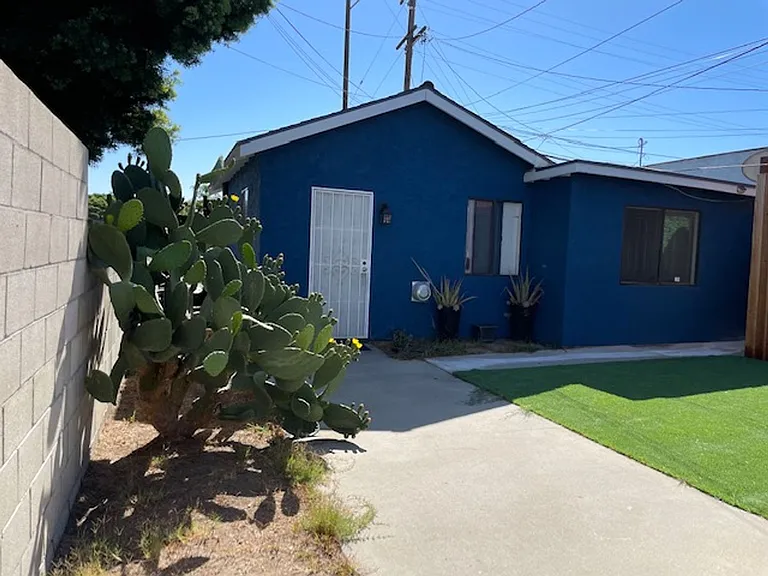 792 Termino Ave #B — Photo 6