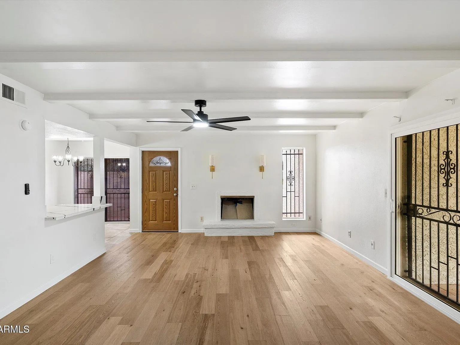 3 bed, 2.0 bath, 1290 sqft, $2,895 — Photo 3