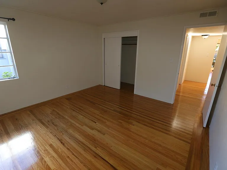 6023 Claremont Ave — Photo 2