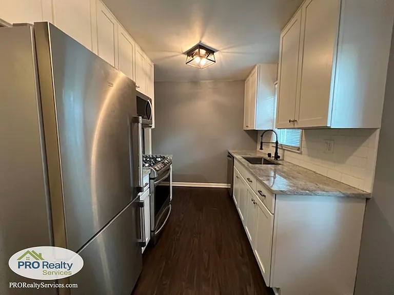 3238 Rhode Island Ave S — Photo 1