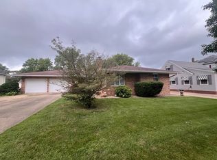 505 N Mulberry St, Clinton, IL 61727