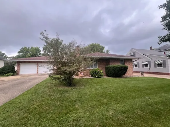 505 N Mulberry St, Clinton, IL 61727