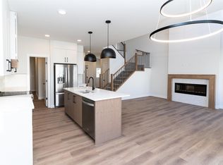 3036 Dixon Lndg SW, Edmonton, AB T6W5L2