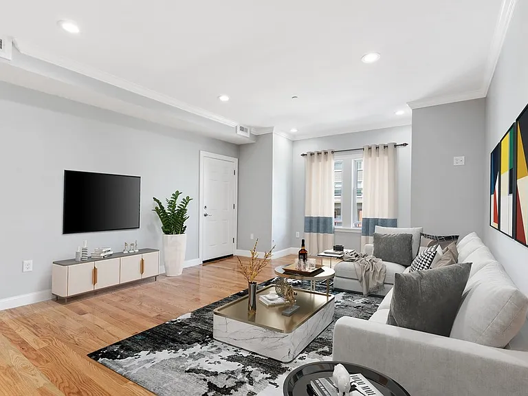 9 Wales St #2 — Photo 2