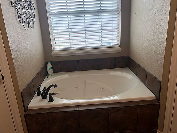 Jetted tub in master