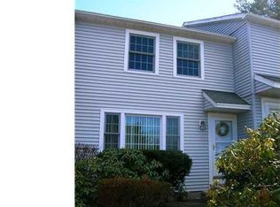 742 Long Hill Rd #742, Middletown, CT 06457