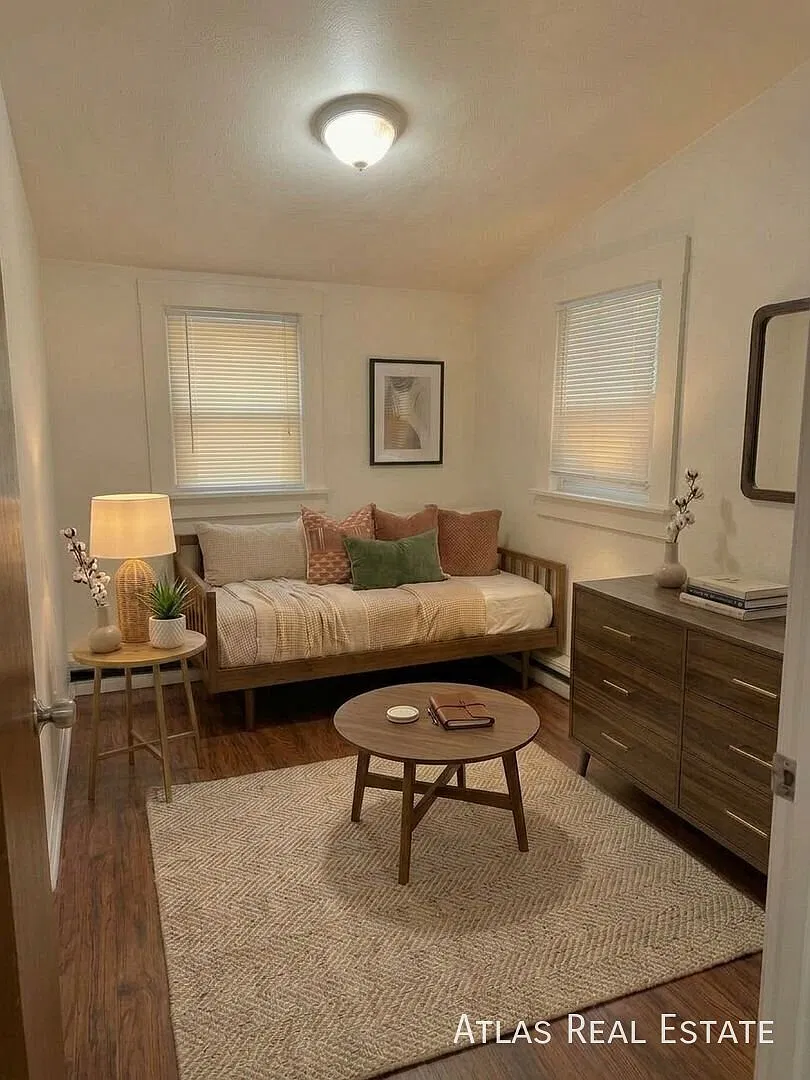Downtown Colorado Springs Apartment Open with Must See Move in Special! — Photo 2