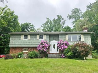 235 Beach Dr, Mahopac, NY 10541