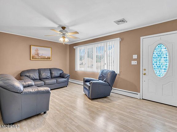 4th image of 226 Carol Drive