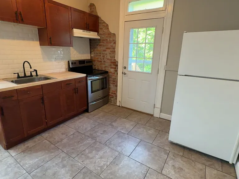 2256 Blendon Pl — Photo 9
