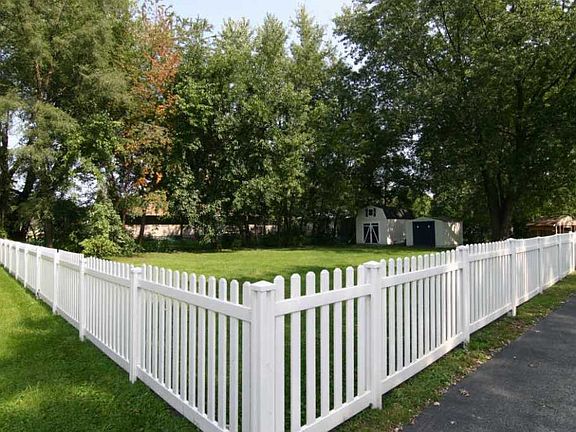 4th image of 8201 Bobolink Dr