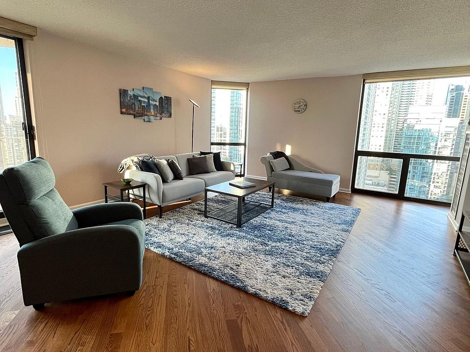 1st image of 70 W Huron St APT 2502