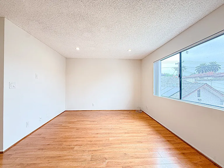 909 Orange Grove Ave #6 — Photo 4