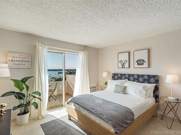 3rd image of 7904 West Dr APT 1014