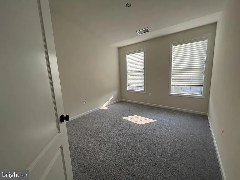 42885 Edgegrove Heights Ter — Photo 8