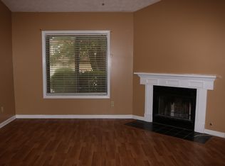 1606 Burnstone Dr, Stone Mountain, GA 30088
