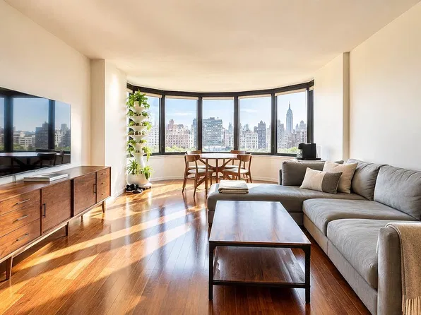 330 E 38th St APT 9B, New York, NY 10016