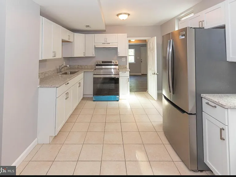 2510 Mosher St — Photo 9