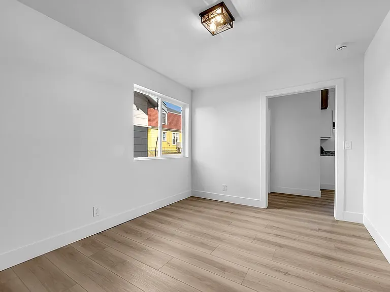 950 W 7th St #1 — Photo 11