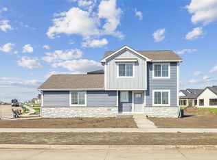 4376 Westgate Pkwy, Clive, IA 50325