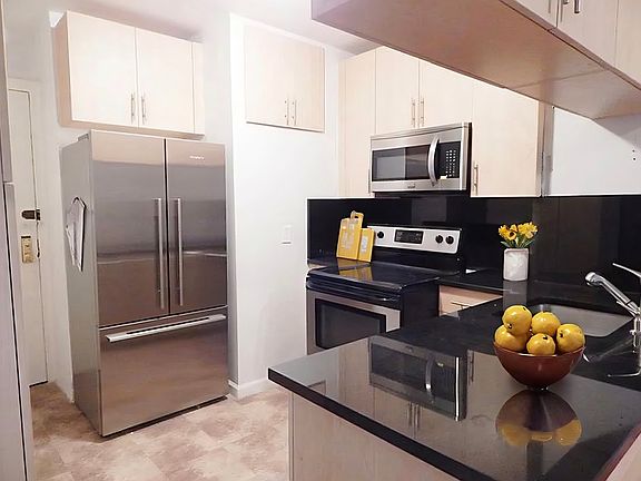 5th image of 235 W 76th St Unit C4