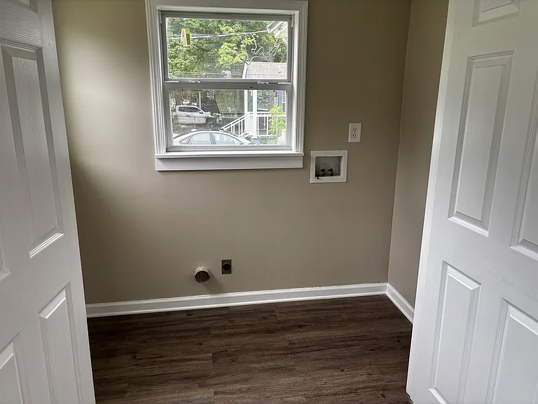 2304 Tyler Ave — Photo 10