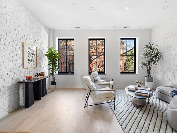3rd image of 112 Luquer St #2