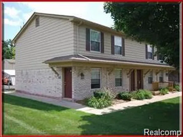 196 Princeton Dr #1, South Lyon, MI 48178