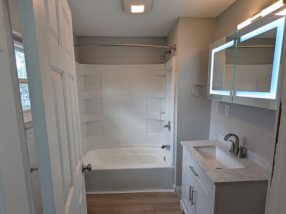 1st image of 2295 Willamont Ave