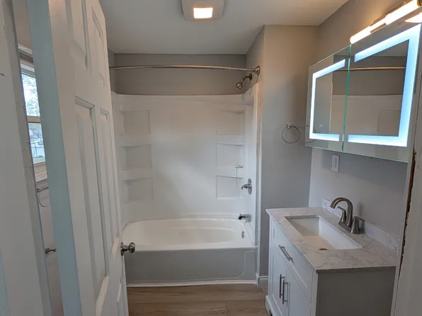 2295 Willamont Ave, Columbus, OH 43219