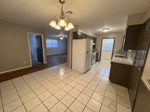1211 E Wayne St, Shawnee, OK 74801