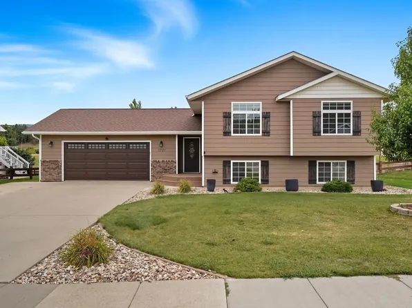 1727 Iron Horse Loop, Spearfish, SD 57783