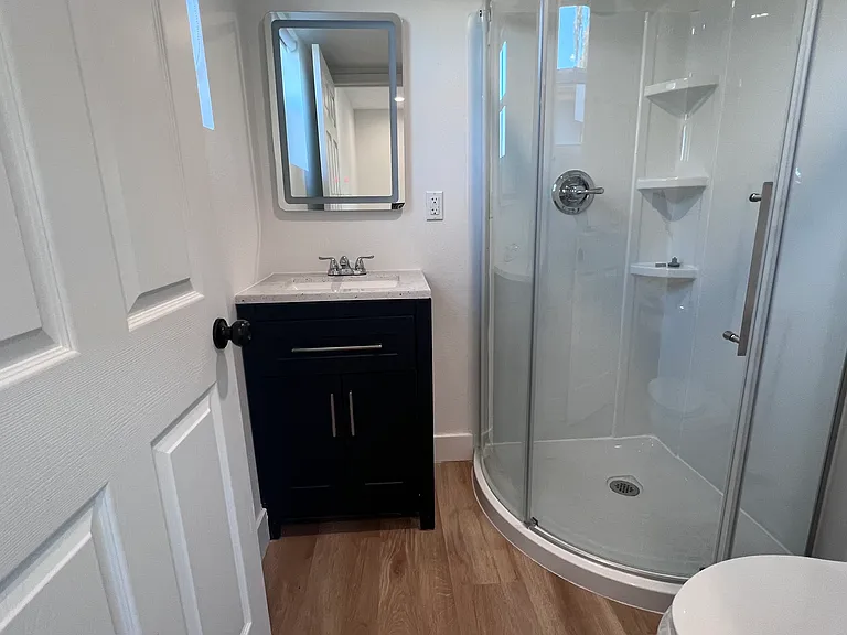 1224 W 37th Pl — Photo 71
