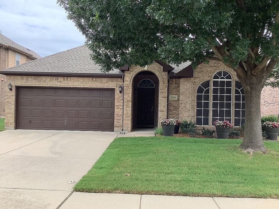 1st image of 2745 Thorncreek Ln