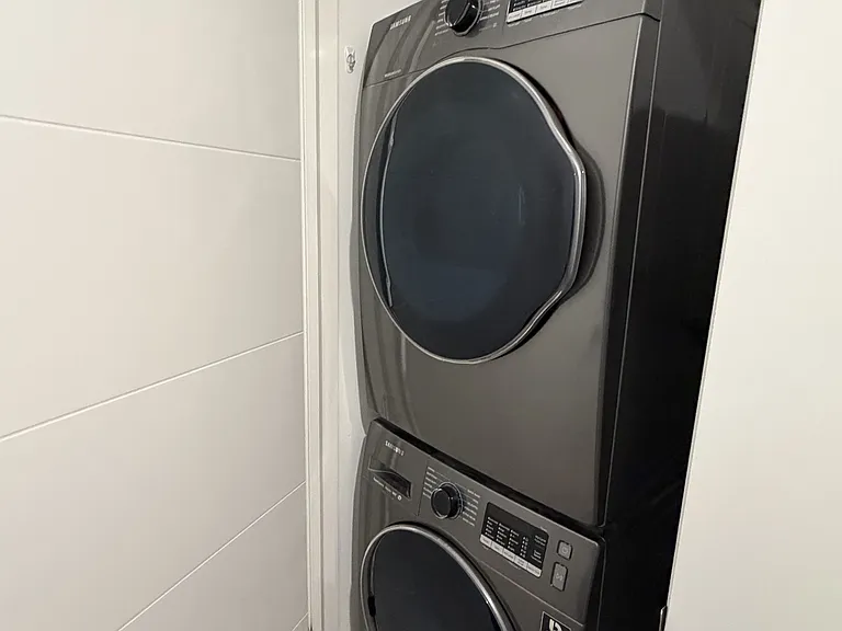 217 Jarvis St #5 — Photo 9