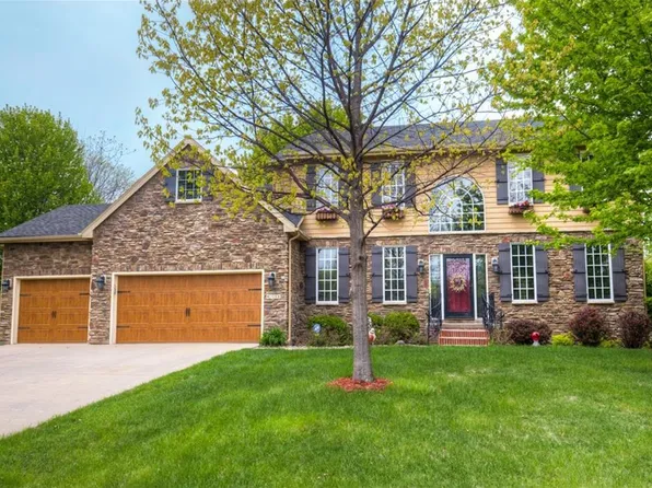 8331 Chambery Blvd, Johnston, IA 50131