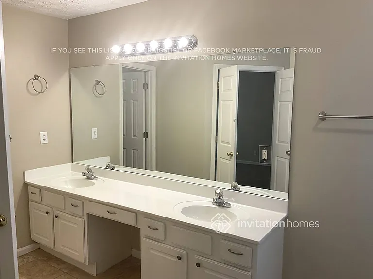 544 Rivulett Ct — Photo 13