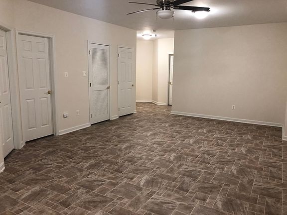 4th image of 23427 Dahlia Cir