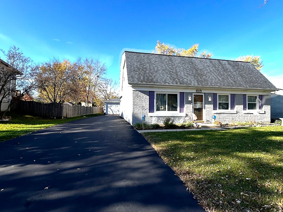 Long driveway, 2 car garage